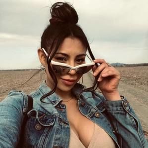 Meet your Posher, Alexandra